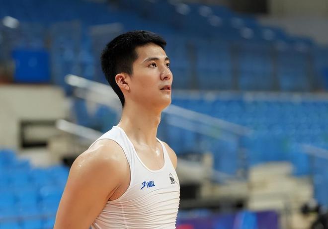 广州赛后传来1喜2忧萨林杰与三号位存弊端！米乐体育app网站北控107-105击败(图2)