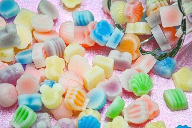 蜡瓶糖” 部分产品检测发现含致癌风险物米乐m6网站多家权威机构提醒不买不吃“